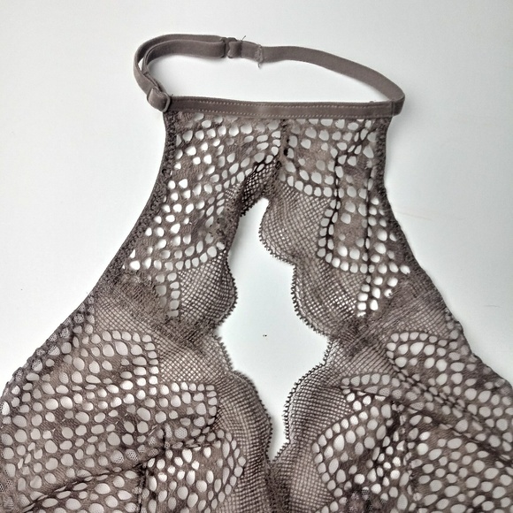NWT Victoria's Secret Mesh Halter Bralette - Picture 5 of 8